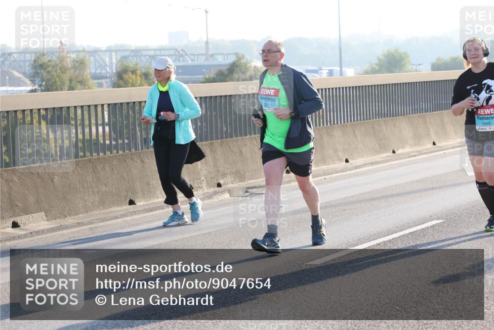 03.10.2025 - Köhlbrandbrückenlauf Lena Gebhardt http://msf.ph/oto/9047654 03.10.2025 09:29:42 Position 1 3311, 3370 meine-sportfotos.de