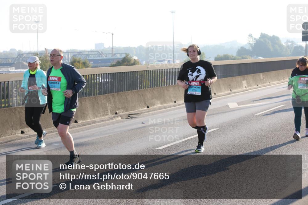 03.10.2025 - Köhlbrandbrückenlauf Lena Gebhardt http://msf.ph/oto/9047665 03.10.2025 09:29:43 Position 1 3311, 3370 meine-sportfotos.de