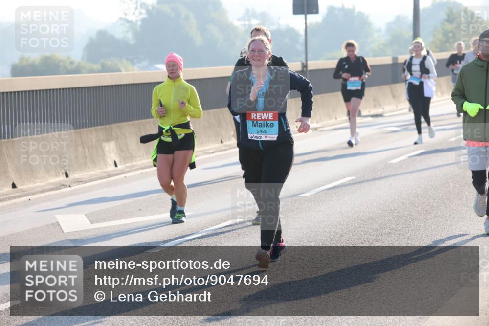 03.10.2025 - Köhlbrandbrückenlauf Lena Gebhardt http://msf.ph/oto/9047694 03.10.2025 09:29:47 Position 1 0, 0, 2428 meine-sportfotos.de