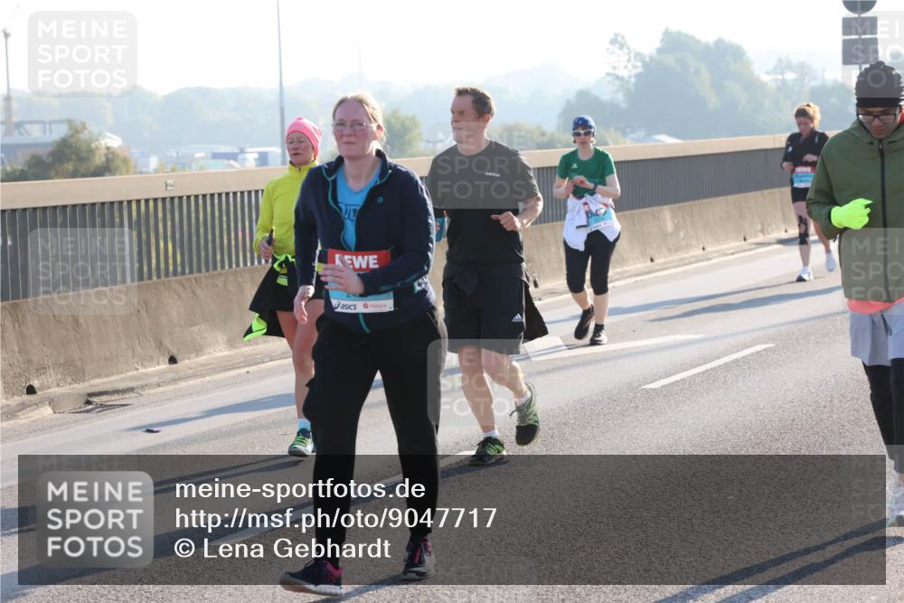 03.10.2025 - Köhlbrandbrückenlauf Lena Gebhardt http://msf.ph/oto/9047717 03.10.2025 09:29:49 Position 1 244 meine-sportfotos.de