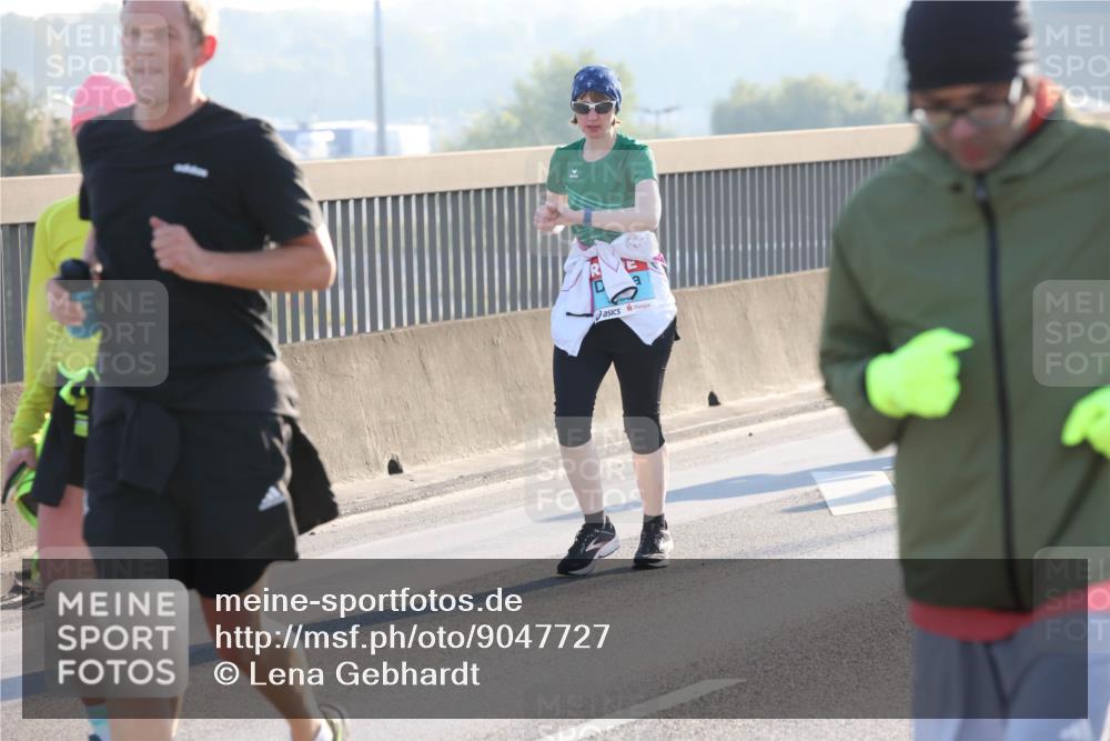 03.10.2025 - Köhlbrandbrückenlauf Lena Gebhardt http://msf.ph/oto/9047727 03.10.2025 09:29:51 Position 1  meine-sportfotos.de