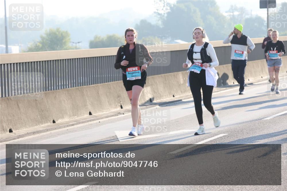 03.10.2025 - Köhlbrandbrückenlauf Lena Gebhardt http://msf.ph/oto/9047746 03.10.2025 09:29:53 Position 1 2860, 2859 meine-sportfotos.de
