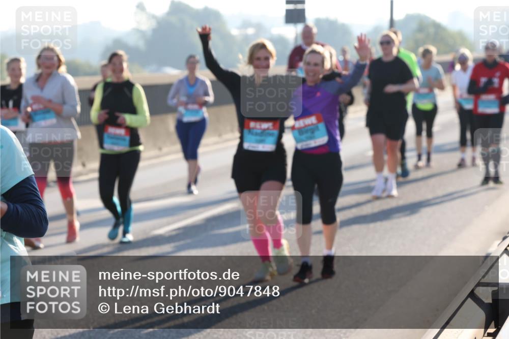 03.10.2025 - Köhlbrandbrückenlauf Lena Gebhardt http://msf.ph/oto/9047848 03.10.2025 09:30:00 Position 1  meine-sportfotos.de