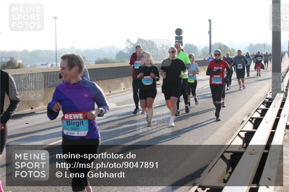 03.10.2025 - Köhlbrandbrückenlauf Lena Gebhardt http://msf.ph/oto/9047891 03.10.2025 09:30:03 Position 1 3094 meine-sportfotos.de