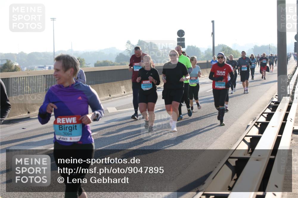 03.10.2025 - Köhlbrandbrückenlauf Lena Gebhardt http://msf.ph/oto/9047895 03.10.2025 09:30:03 Position 1 3094, 3349 meine-sportfotos.de