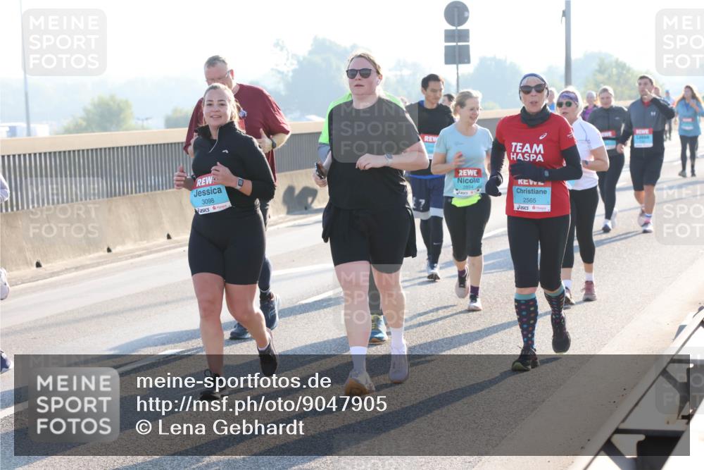03.10.2025 - Köhlbrandbrückenlauf Lena Gebhardt http://msf.ph/oto/9047905 03.10.2025 09:30:04 Position 1 3098, 2894, 2565 meine-sportfotos.de