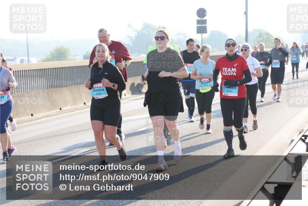 03.10.2025 - Köhlbrandbrückenlauf Lena Gebhardt http://msf.ph/oto/9047909 03.10.2025 09:30:04 Position 1 0, 3098, 2565 meine-sportfotos.de