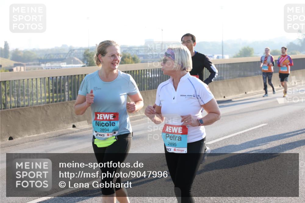 03.10.2025 - Köhlbrandbrückenlauf Lena Gebhardt http://msf.ph/oto/9047996 03.10.2025 09:30:09 Position 1 2894, 2895 meine-sportfotos.de