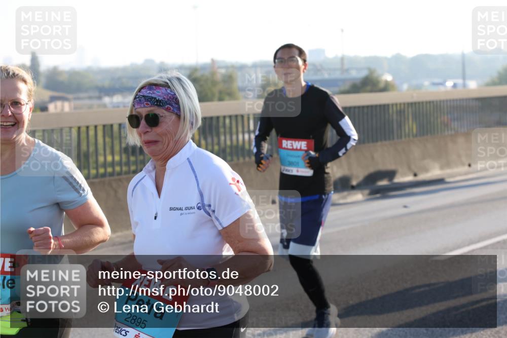 03.10.2025 - Köhlbrandbrückenlauf Lena Gebhardt http://msf.ph/oto/9048002 03.10.2025 09:30:09 Position 1 2895, 3801 meine-sportfotos.de