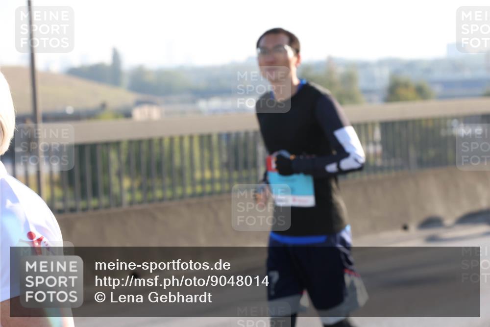 03.10.2025 - Köhlbrandbrückenlauf Lena Gebhardt http://msf.ph/oto/9048014 03.10.2025 09:30:10 Position 1  meine-sportfotos.de