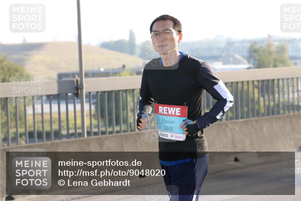 03.10.2025 - Köhlbrandbrückenlauf Lena Gebhardt http://msf.ph/oto/9048020 03.10.2025 09:30:10 Position 1 3801 meine-sportfotos.de