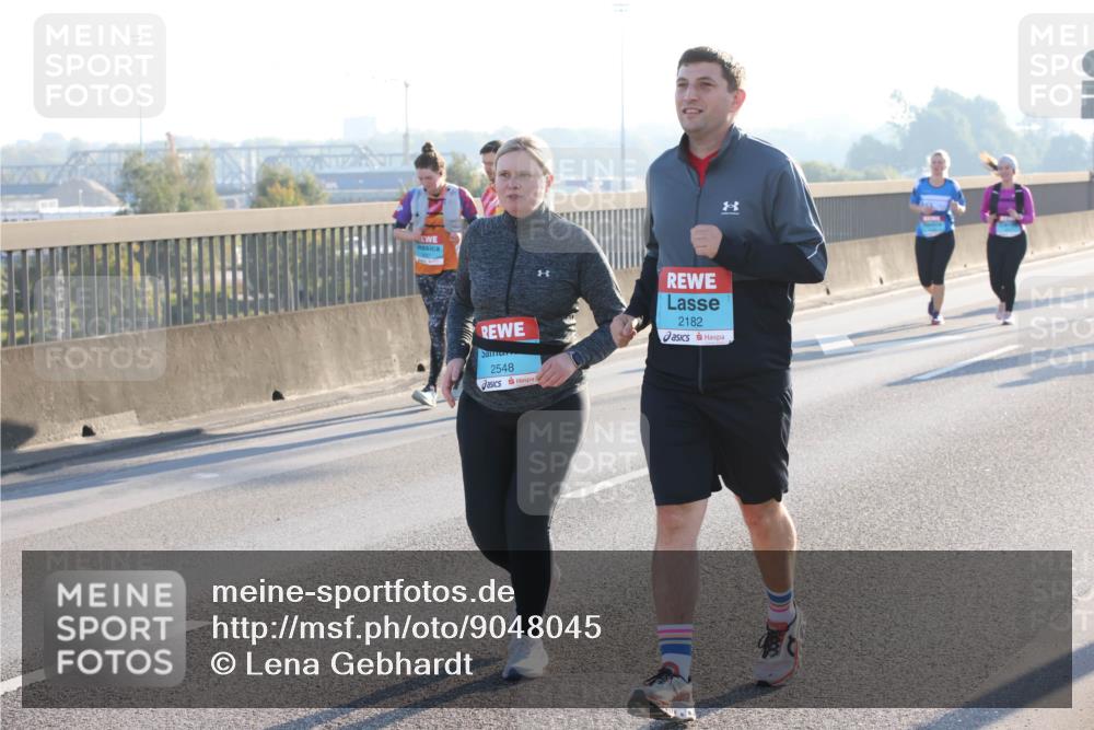03.10.2025 - Köhlbrandbrückenlauf Lena Gebhardt http://msf.ph/oto/9048045 03.10.2025 09:30:12 Position 1 2548, 2182 meine-sportfotos.de
