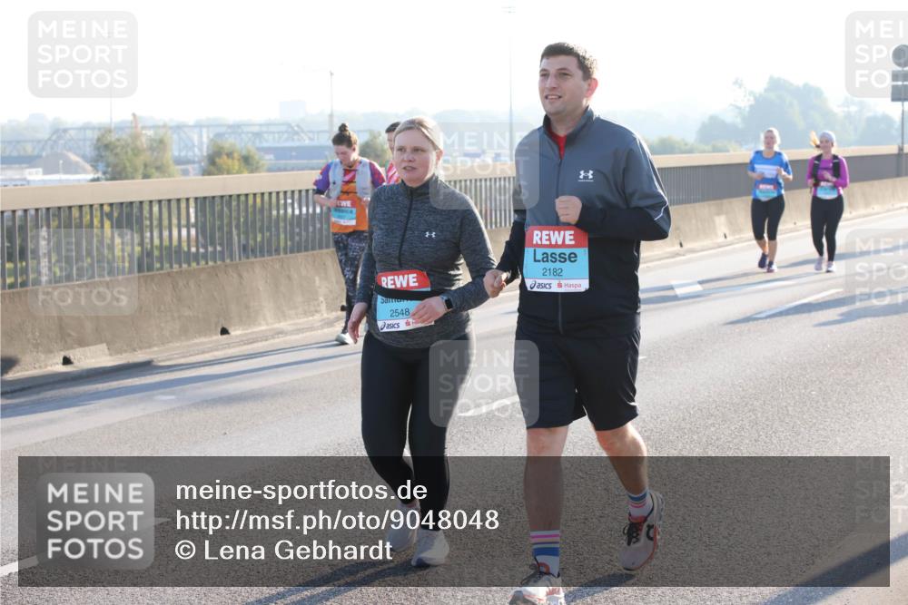03.10.2025 - Köhlbrandbrückenlauf Lena Gebhardt http://msf.ph/oto/9048048 03.10.2025 09:30:12 Position 1 2548, 2182 meine-sportfotos.de