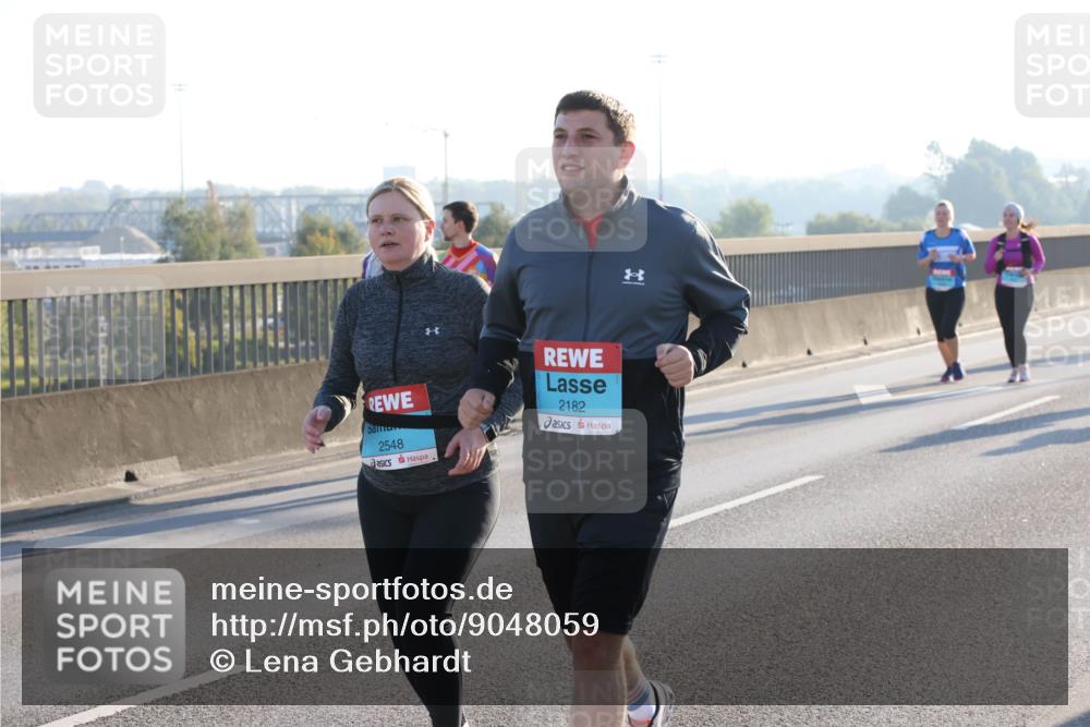 03.10.2025 - Köhlbrandbrückenlauf Lena Gebhardt http://msf.ph/oto/9048059 03.10.2025 09:30:12 Position 1 2548, 2182 meine-sportfotos.de