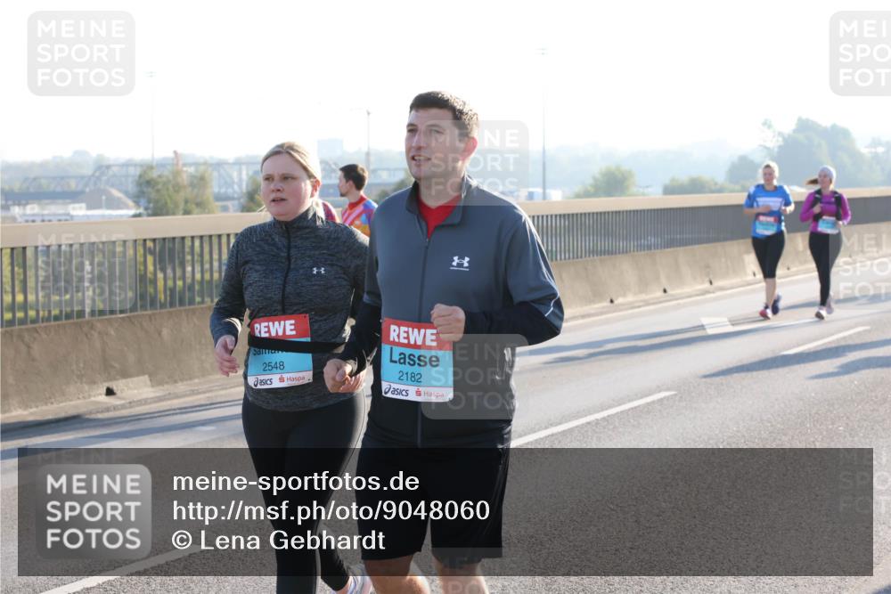 03.10.2025 - Köhlbrandbrückenlauf Lena Gebhardt http://msf.ph/oto/9048060 03.10.2025 09:30:12 Position 1 2548, 2182 meine-sportfotos.de