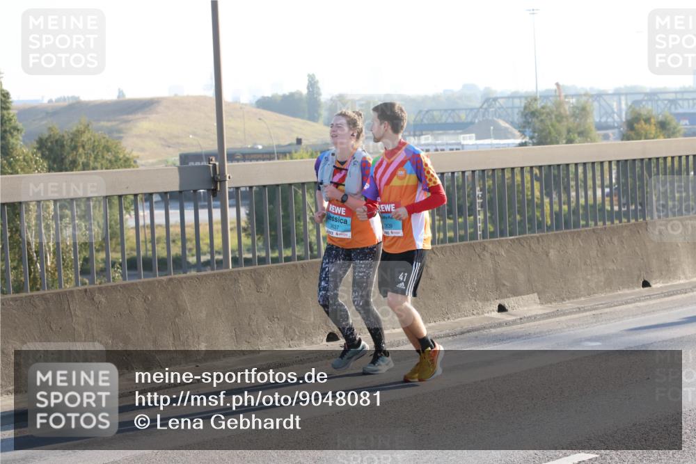 03.10.2025 - Köhlbrandbrückenlauf Lena Gebhardt http://msf.ph/oto/9048081 03.10.2025 09:30:14 Position 1 3639, 3637, 41 meine-sportfotos.de
