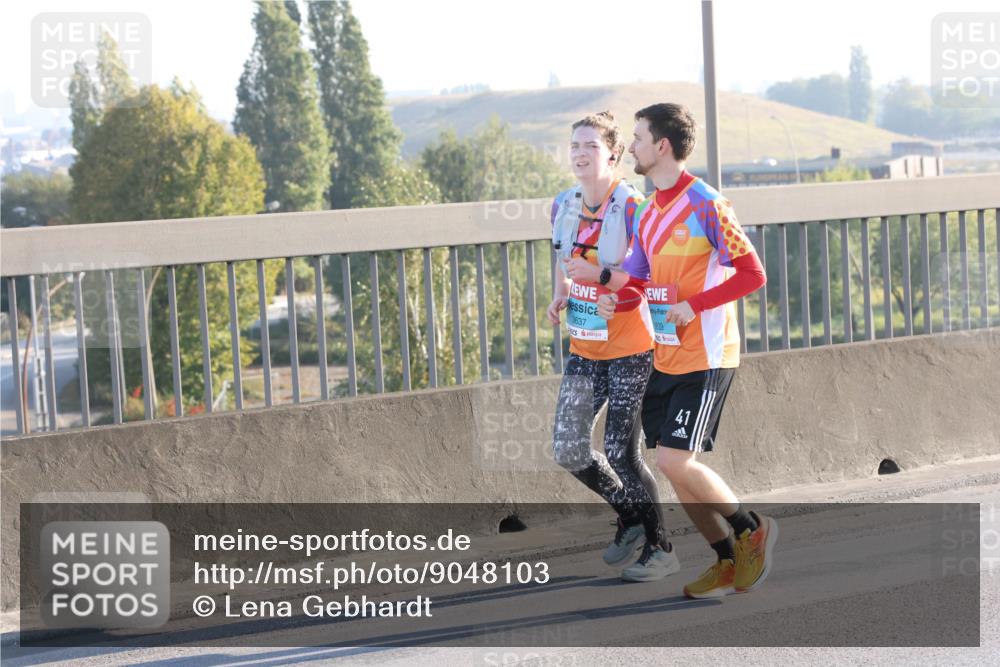 03.10.2025 - Köhlbrandbrückenlauf Lena Gebhardt http://msf.ph/oto/9048103 03.10.2025 09:30:15 Position 1 3637, 639, 41 meine-sportfotos.de