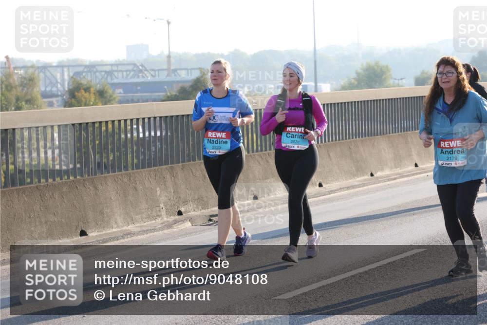 03.10.2025 - Köhlbrandbrückenlauf Lena Gebhardt http://msf.ph/oto/9048108 03.10.2025 09:30:16 Position 1 2520, 2531, 2178 meine-sportfotos.de