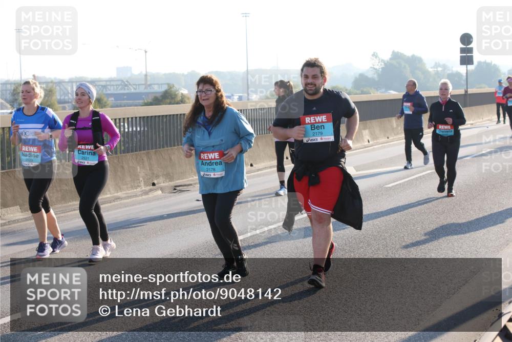 03.10.2025 - Köhlbrandbrückenlauf Lena Gebhardt http://msf.ph/oto/9048142 03.10.2025 09:30:18 Position 1 2520, 2531, 2178, 2179 meine-sportfotos.de