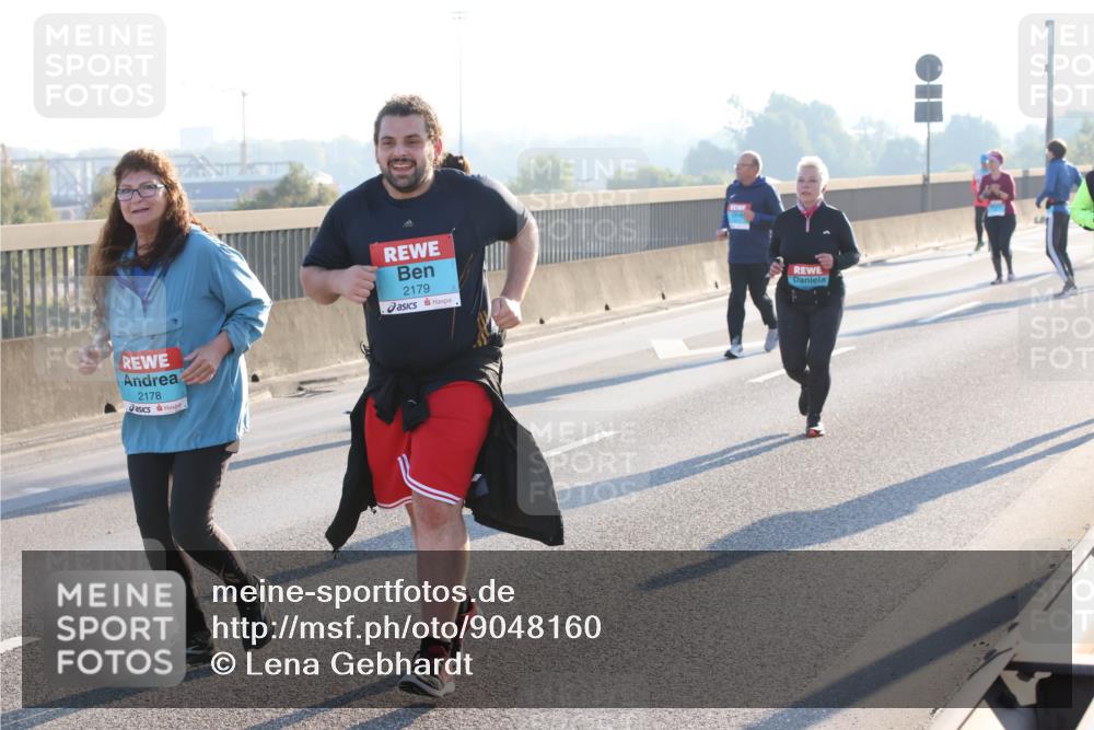03.10.2025 - Köhlbrandbrückenlauf Lena Gebhardt http://msf.ph/oto/9048160 03.10.2025 09:30:18 Position 1 2178, 2179 meine-sportfotos.de
