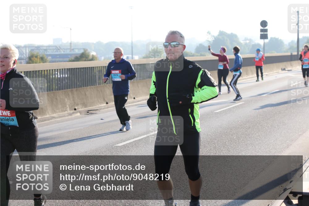 03.10.2025 - Köhlbrandbrückenlauf Lena Gebhardt http://msf.ph/oto/9048219 03.10.2025 09:30:21 Position 1 548 meine-sportfotos.de