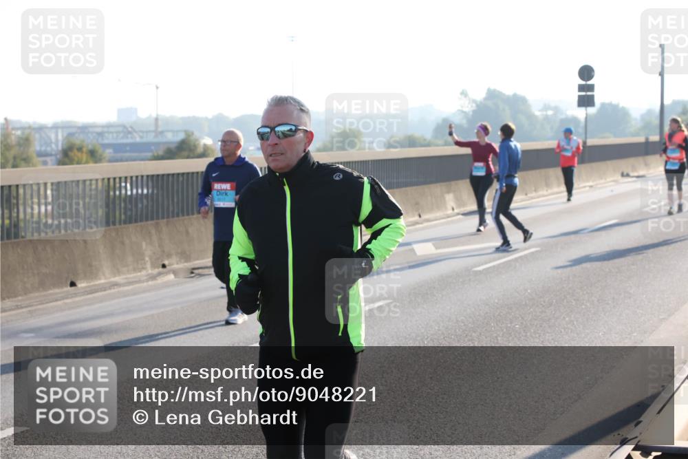 03.10.2025 - Köhlbrandbrückenlauf Lena Gebhardt http://msf.ph/oto/9048221 03.10.2025 09:30:22 Position 1  meine-sportfotos.de