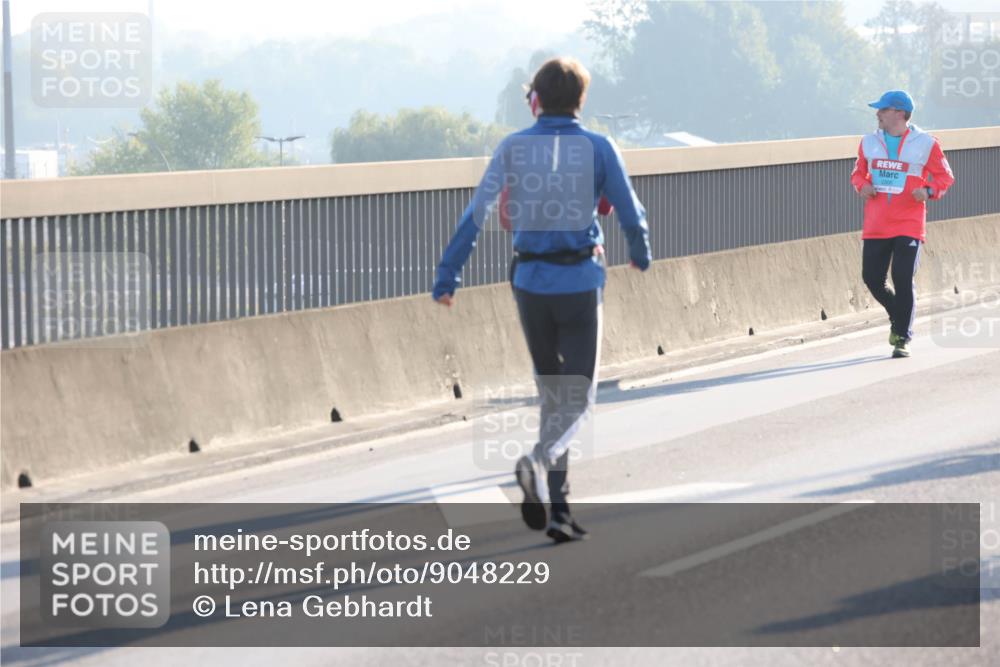 03.10.2025 - Köhlbrandbrückenlauf Lena Gebhardt http://msf.ph/oto/9048229 03.10.2025 09:30:23 Position 1  meine-sportfotos.de