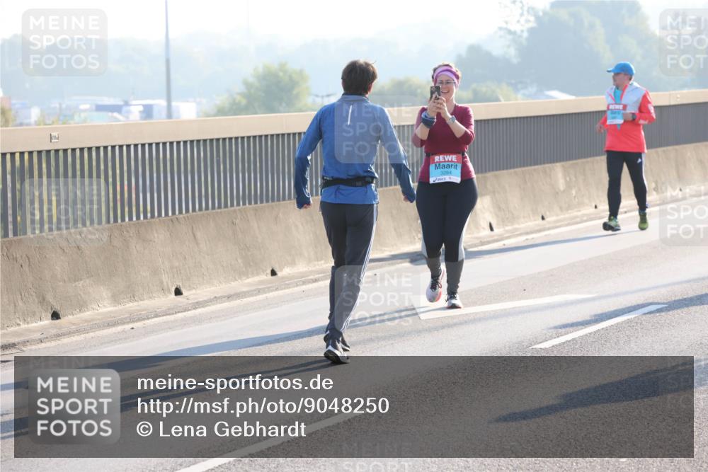 03.10.2025 - Köhlbrandbrückenlauf Lena Gebhardt http://msf.ph/oto/9048250 03.10.2025 09:30:24 Position 1 3284 meine-sportfotos.de