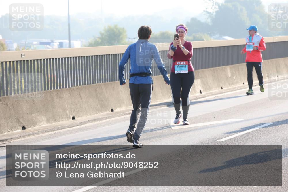 03.10.2025 - Köhlbrandbrückenlauf Lena Gebhardt http://msf.ph/oto/9048252 03.10.2025 09:30:24 Position 1 3284 meine-sportfotos.de
