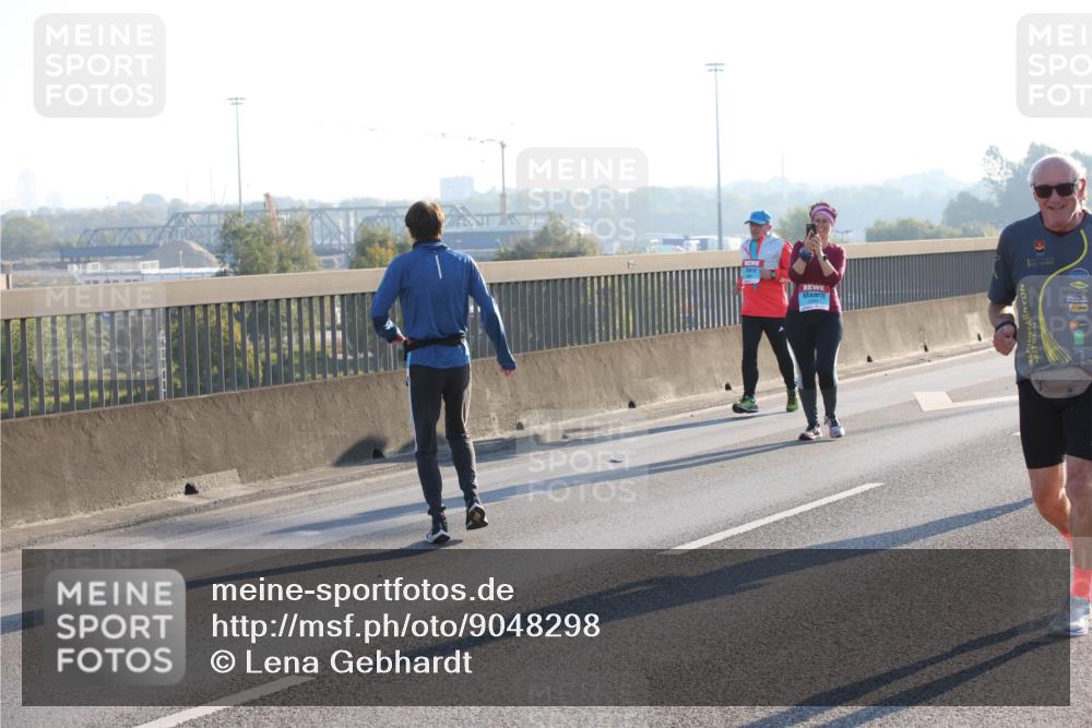 03.10.2025 - Köhlbrandbrückenlauf Lena Gebhardt http://msf.ph/oto/9048298 03.10.2025 09:30:29 Position 1  meine-sportfotos.de