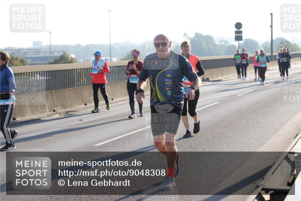 03.10.2025 - Köhlbrandbrückenlauf Lena Gebhardt http://msf.ph/oto/9048308 03.10.2025 09:30:29 Position 1  meine-sportfotos.de