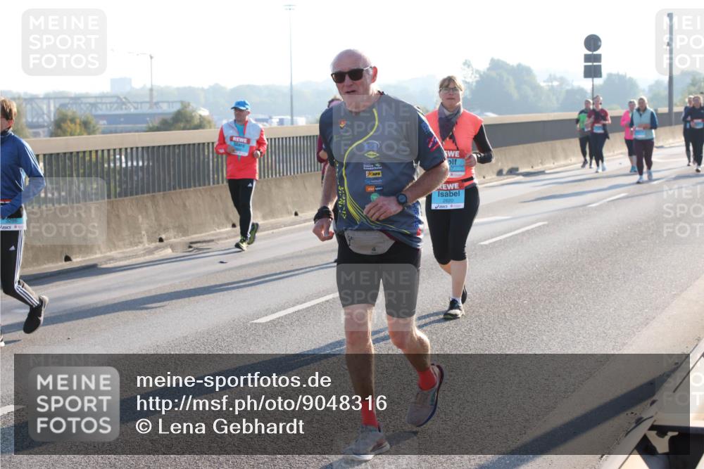 03.10.2025 - Köhlbrandbrückenlauf Lena Gebhardt http://msf.ph/oto/9048316 03.10.2025 09:30:30 Position 1  meine-sportfotos.de