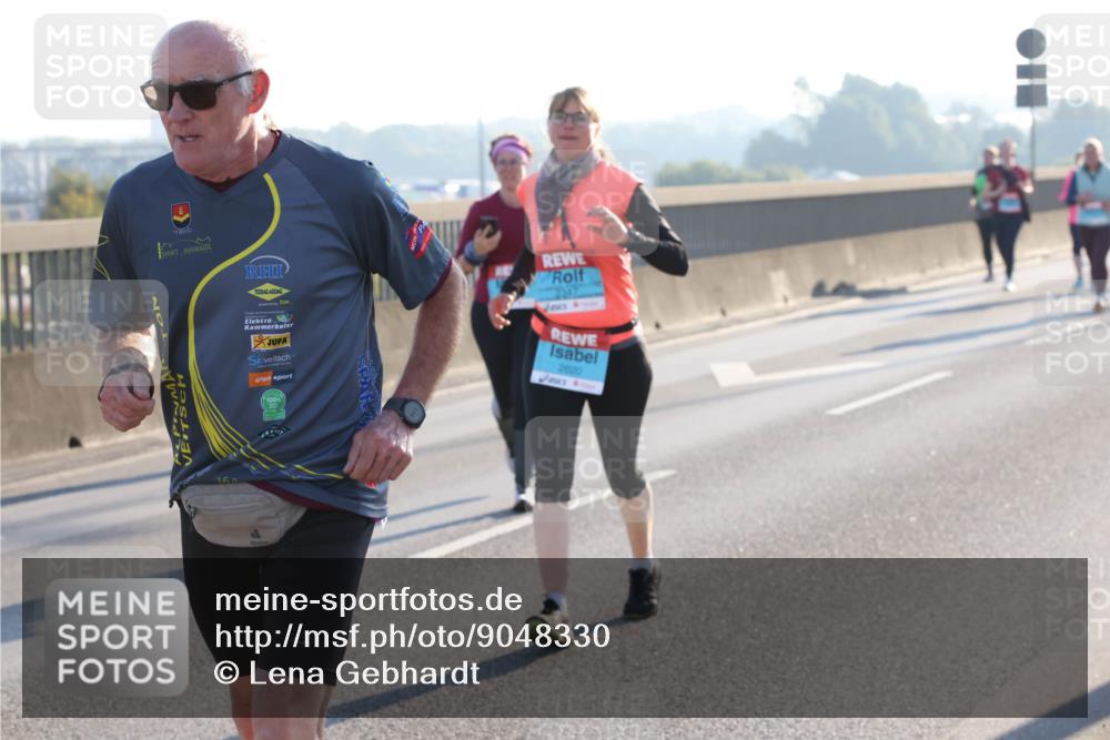 03.10.2025 - Köhlbrandbrückenlauf Lena Gebhardt http://msf.ph/oto/9048330 03.10.2025 09:30:31 Position 1 160, 100, 2620 meine-sportfotos.de