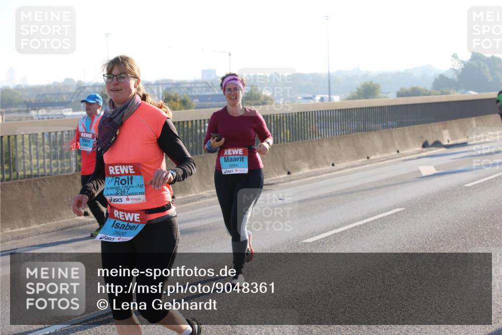 03.10.2025 - Köhlbrandbrückenlauf Lena Gebhardt http://msf.ph/oto/9048361 03.10.2025 09:30:32 Position 1 2347, 2620, 3284 meine-sportfotos.de