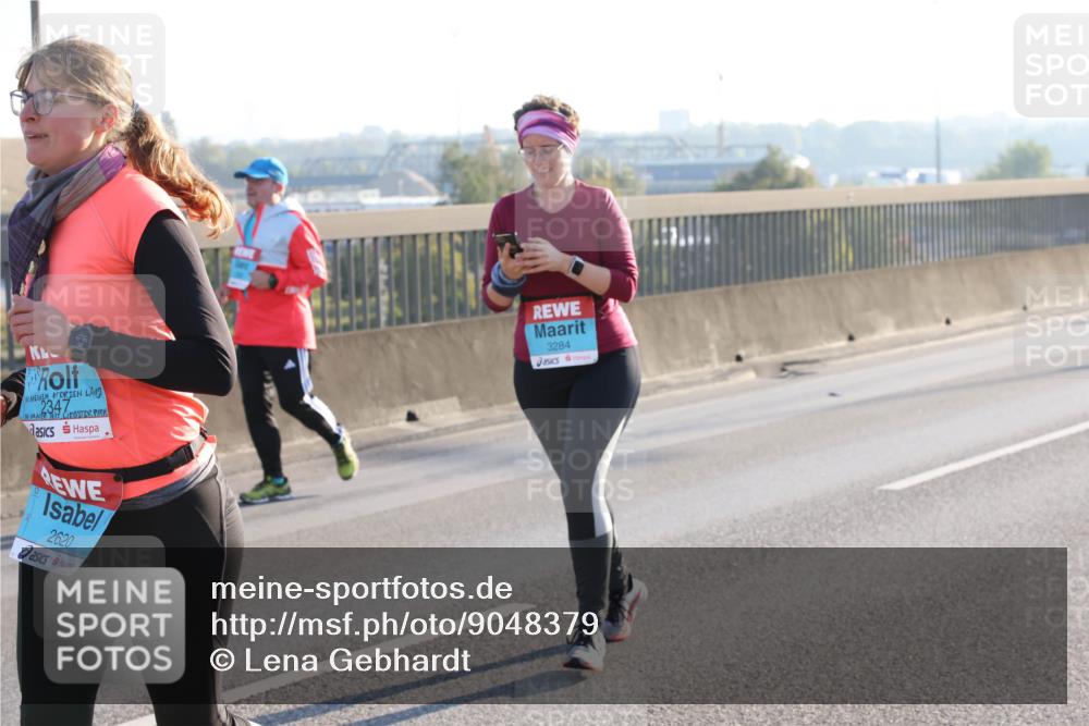 03.10.2025 - Köhlbrandbrückenlauf Lena Gebhardt http://msf.ph/oto/9048379 03.10.2025 09:30:33 Position 1 2347, 2620, 3284 meine-sportfotos.de