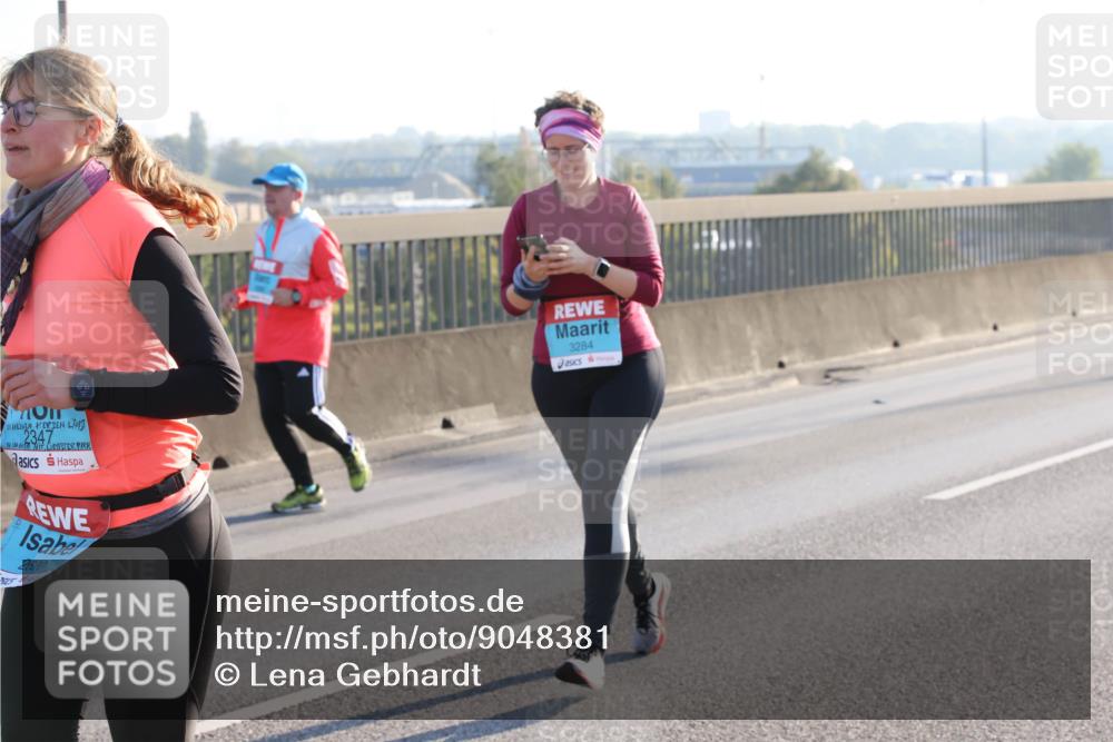 03.10.2025 - Köhlbrandbrückenlauf Lena Gebhardt http://msf.ph/oto/9048381 03.10.2025 09:30:33 Position 1 2347, 2620, 3284 meine-sportfotos.de