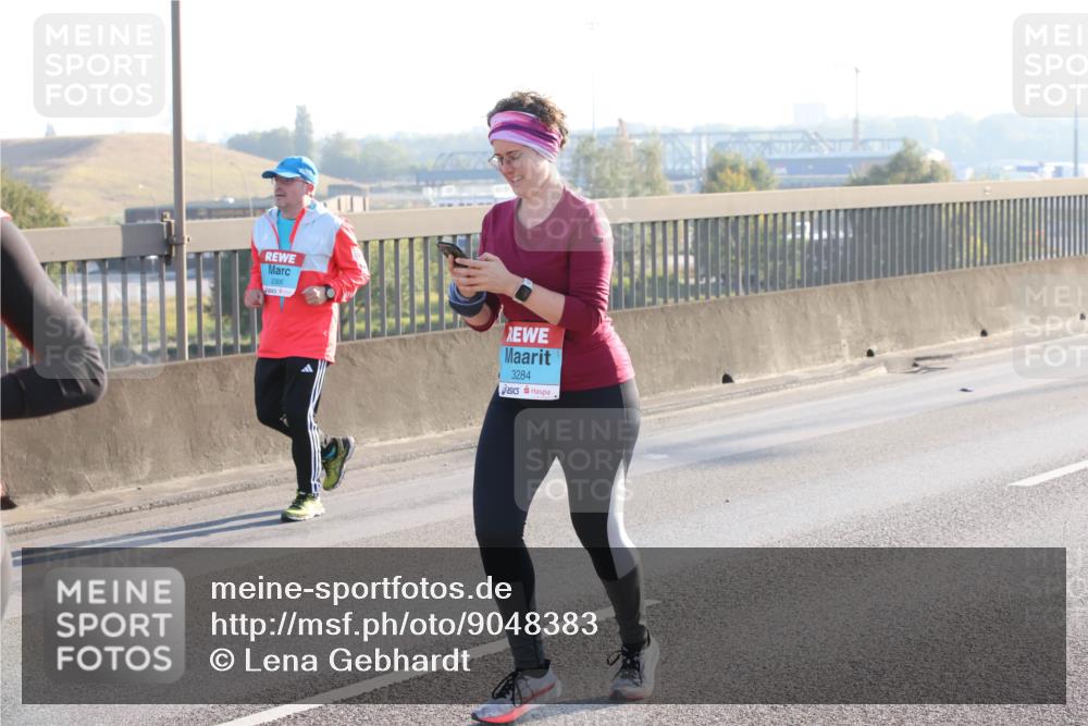 03.10.2025 - Köhlbrandbrückenlauf Lena Gebhardt http://msf.ph/oto/9048383 03.10.2025 09:30:33 Position 1 2306, 3284 meine-sportfotos.de