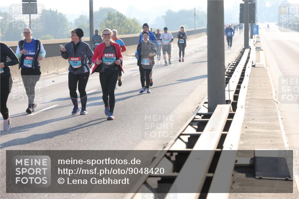03.10.2025 - Köhlbrandbrückenlauf Lena Gebhardt http://msf.ph/oto/9048420 03.10.2025 09:30:36 Position 1 2665, 2452 meine-sportfotos.de