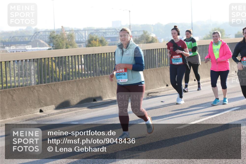 03.10.2025 - Köhlbrandbrückenlauf Lena Gebhardt http://msf.ph/oto/9048436 03.10.2025 09:30:39 Position 1 2515, 3290 meine-sportfotos.de