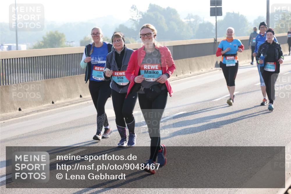 03.10.2025 - Köhlbrandbrückenlauf Lena Gebhardt http://msf.ph/oto/9048467 03.10.2025 09:30:41 Position 1 3805, 2665, 2452 meine-sportfotos.de