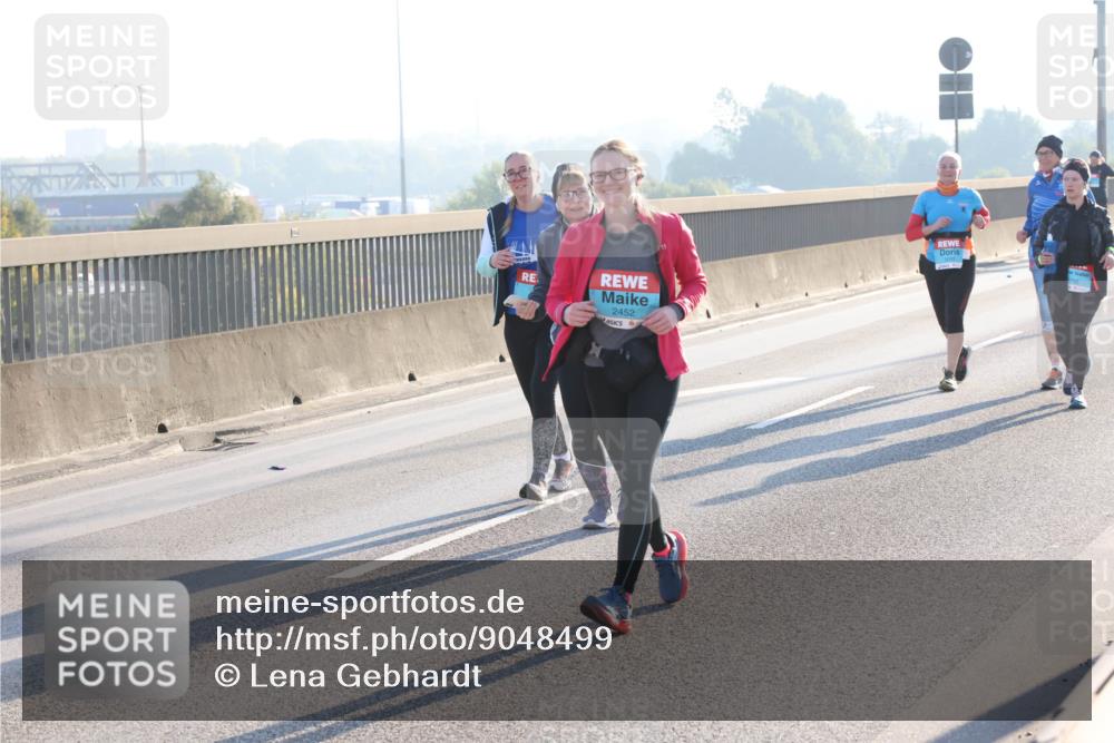 03.10.2025 - Köhlbrandbrückenlauf Lena Gebhardt http://msf.ph/oto/9048499 03.10.2025 09:30:42 Position 1 2452 meine-sportfotos.de