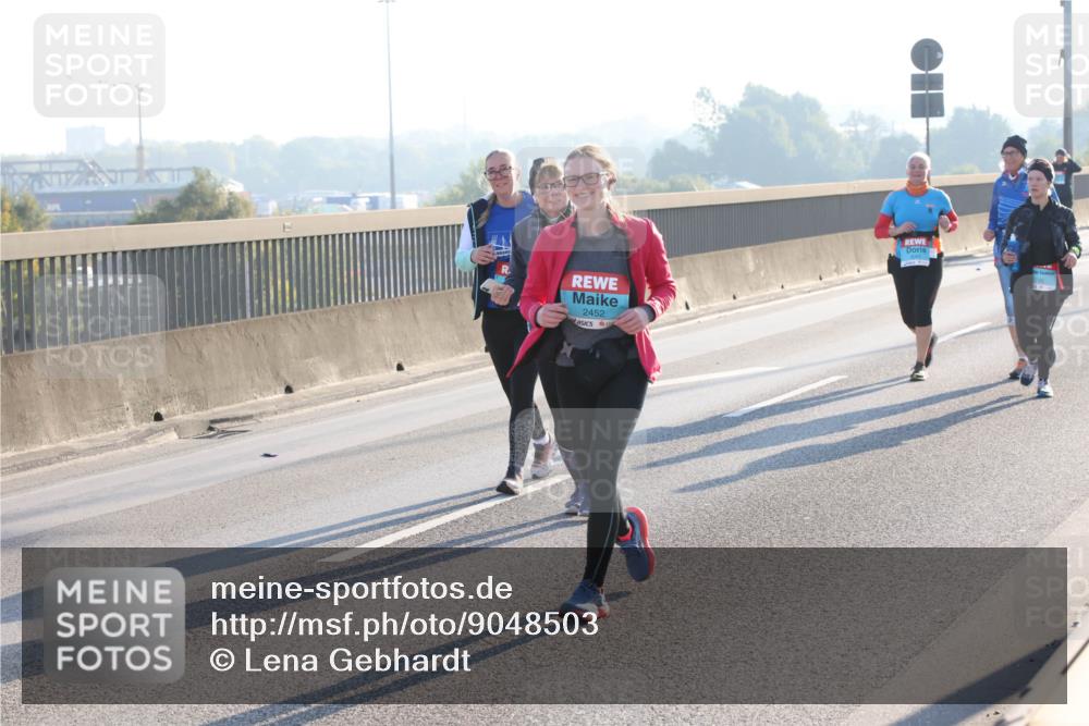 03.10.2025 - Köhlbrandbrückenlauf Lena Gebhardt http://msf.ph/oto/9048503 03.10.2025 09:30:42 Position 1 2452 meine-sportfotos.de