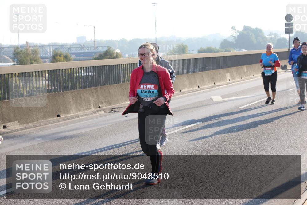 03.10.2025 - Köhlbrandbrückenlauf Lena Gebhardt http://msf.ph/oto/9048510 03.10.2025 09:30:43 Position 1 2452 meine-sportfotos.de