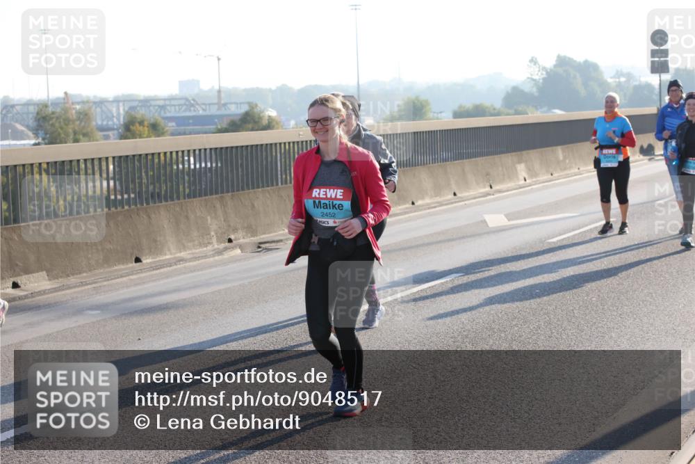 03.10.2025 - Köhlbrandbrückenlauf Lena Gebhardt http://msf.ph/oto/9048517 03.10.2025 09:30:43 Position 1 2452 meine-sportfotos.de