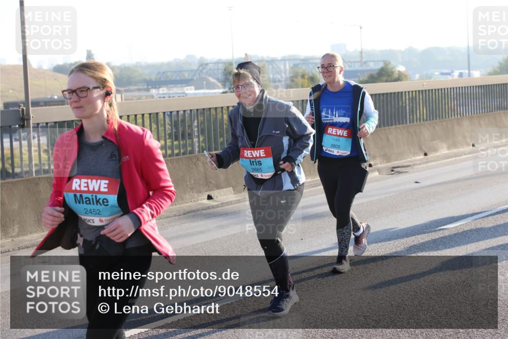 03.10.2025 - Köhlbrandbrückenlauf Lena Gebhardt http://msf.ph/oto/9048554 03.10.2025 09:30:44 Position 1 2452, 2665, 3805 meine-sportfotos.de