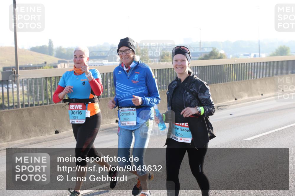 03.10.2025 - Köhlbrandbrückenlauf Lena Gebhardt http://msf.ph/oto/9048632 03.10.2025 09:30:47 Position 1 3093, 3092, 2795 meine-sportfotos.de