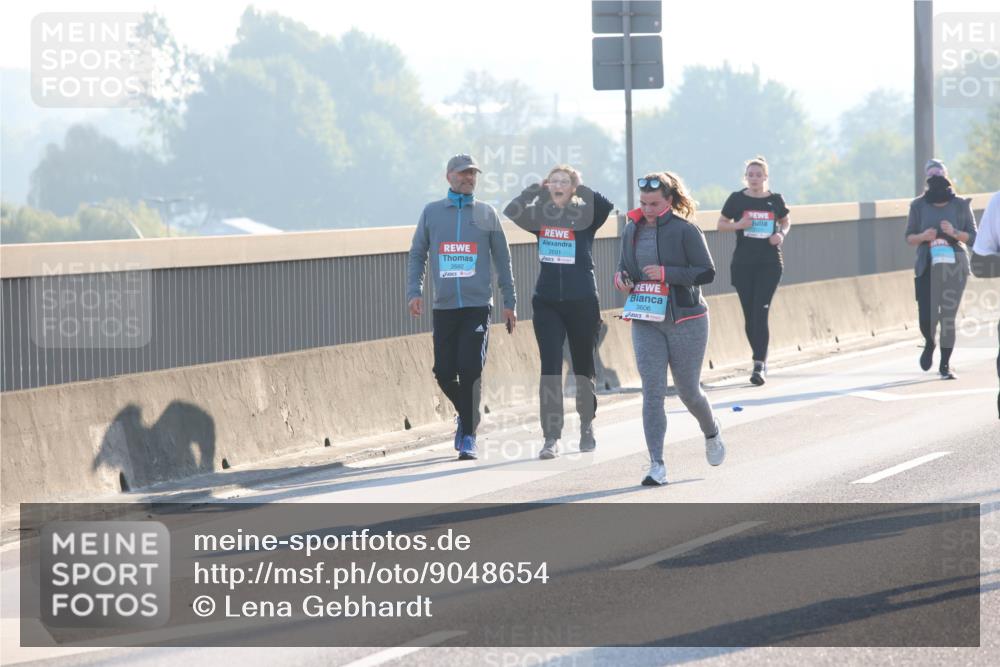 03.10.2025 - Köhlbrandbrückenlauf Lena Gebhardt http://msf.ph/oto/9048654 03.10.2025 09:30:50 Position 1 2691, 3606 meine-sportfotos.de
