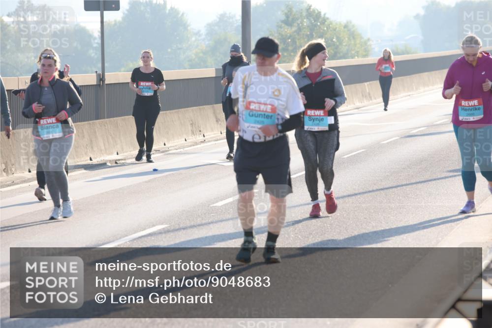 03.10.2025 - Köhlbrandbrückenlauf Lena Gebhardt http://msf.ph/oto/9048683 03.10.2025 09:30:51 Position 1 2425, 2666 meine-sportfotos.de
