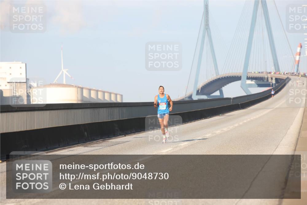 03.10.2025 - Köhlbrandbrückenlauf Lena Gebhardt http://msf.ph/oto/9048730 03.10.2025 09:31:24 Position 1  meine-sportfotos.de