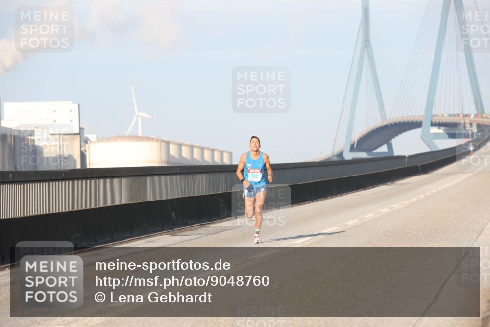 03.10.2025 - Köhlbrandbrückenlauf Lena Gebhardt http://msf.ph/oto/9048760 03.10.2025 09:31:26 Position 1  meine-sportfotos.de